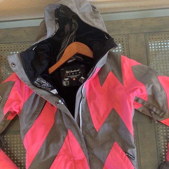 XS Ride hooded snowboarding jacket - Picture 5 of 5